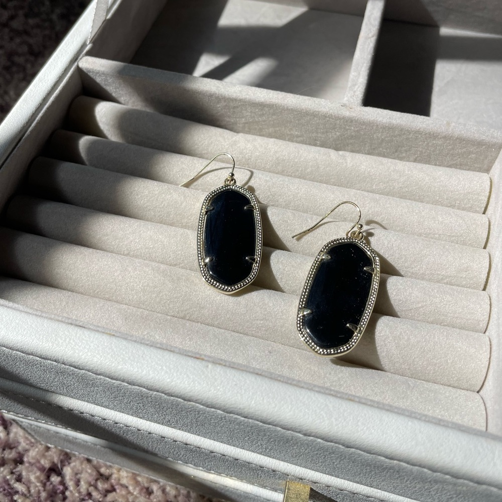 Kendra Scott Elle gold drop earrings in black